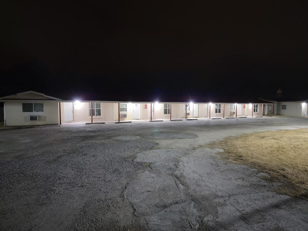 Eddy'S Motel Pleasanton Bagian luar foto